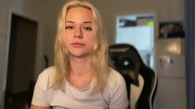 Leylia Lily online show from 03/25/26, 09:59