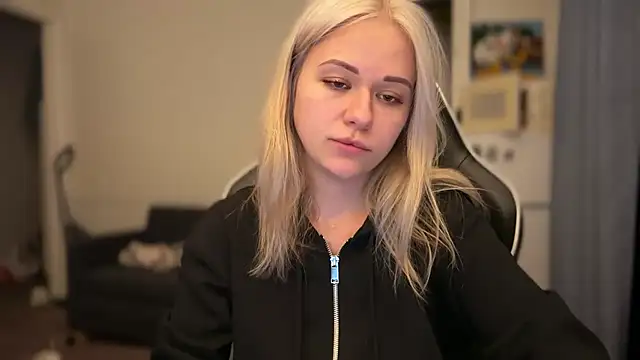 Leylia Lily online show from 04/10/26, 06:34