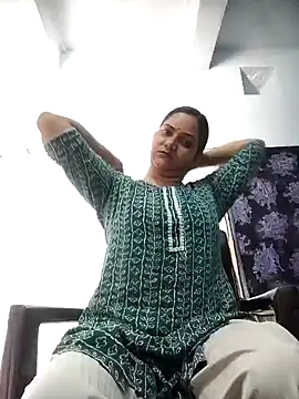 Anushka Singh0 online show from 04/21/26, 05:47