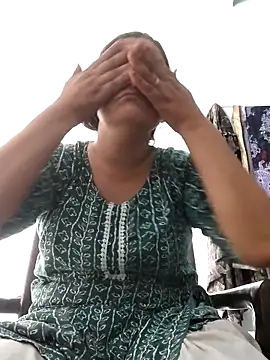 Anushka Singh0 online show from 06/02/26, 04:36
