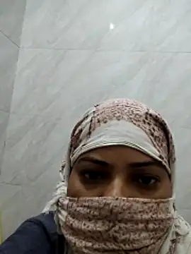 Snapshot of Anushka_Singh0 chatting on 06/17/26, 12:13 Anushka Singh0 online show from 06/17/26, 12:13