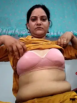 Snapshot of Anushka_Singh0 chatting on 07/04/26, 05:46 Anushka Singh0 online show from 07/04/26, 05:46