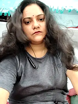 Snapshot of Anushka_Singh0 chatting on 07/11/26, 03:31 Anushka Singh0 online show from 07/11/26, 03:31