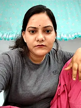 Snapshot of Anushka_Singh0 chatting on 07/12/26, 04:25 Anushka Singh0 online show from 07/12/26, 04:25