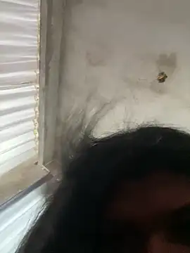 Snapshot of lulusexyy chatting on 05/18/26, 04:24 lulusexyy online show from 05/18/26, 04:24
