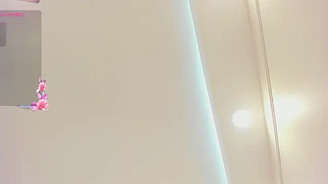 laia fisher  online show from 02/25/26, 04:38