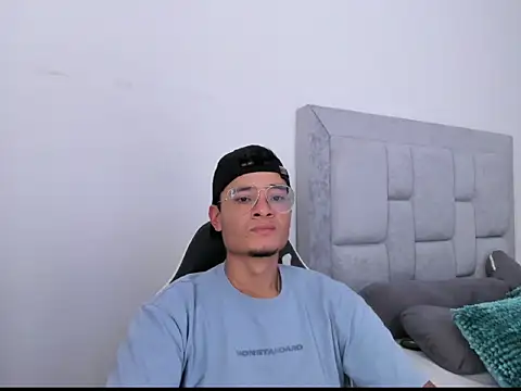 FredericSloan online show from 03/04/26, 06:36