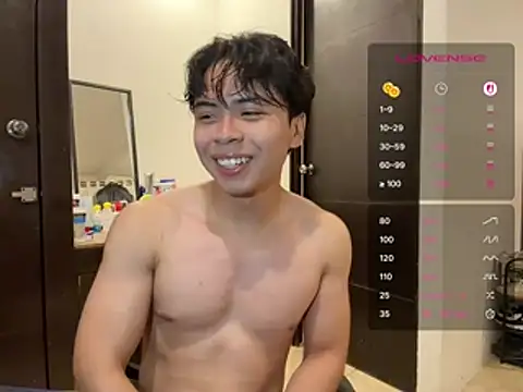 Snapshot of BentoBoxxx chatting on 05/18/26, 01:13 BentoBoxxx online show from 05/18/26, 01:13