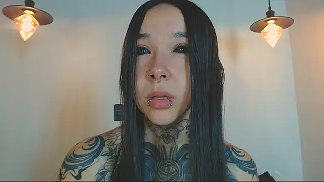 alien eyes09 online show from 04/24/26, 01:41