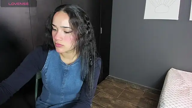 love kriss online show from 04/04/26, 04:37