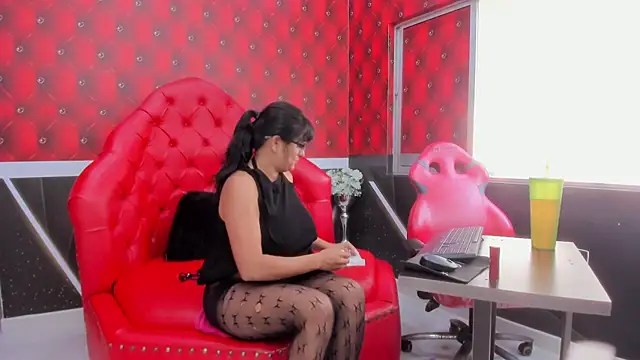 Lawuaifu11 online show from 02/26/26, 07:46