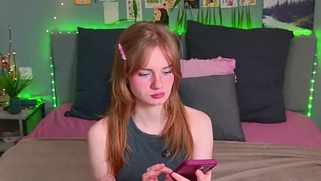 ElfieWhite online show from 07/22/26, 08:33