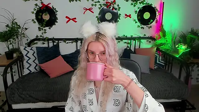 TiffanyPeachi online show from 02/26/26, 10:47