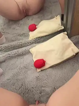 Lynamsb online show from 04/17/26, 03:15