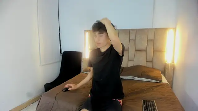 Noir Sebas online show from 03/06/26, 03:03