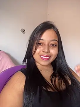 Snapshot of Emmily_hott chatting on 06/03/26, 11:24 Emmily hott online show from 06/03/26, 11:24