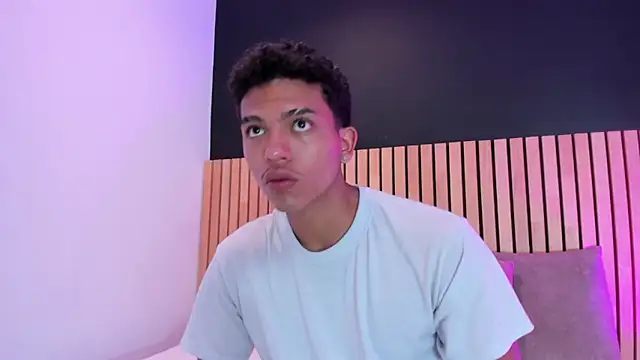 jhoystrong  online show from 03/04/26, 07:31