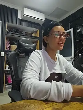 Roma xxx online show from 04/21/26, 10:12