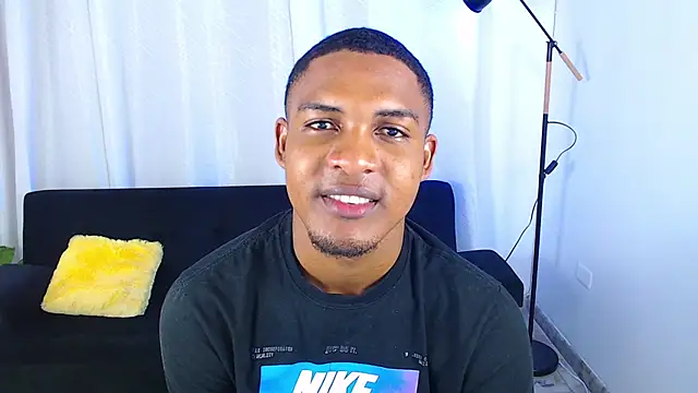 MaxCum18  online show from 02/25/26, 01:43