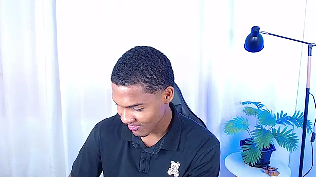 MaxCum18  online show from 06/25/26, 02:21