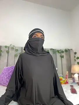 aminaa  online show from 03/19/26, 06:34