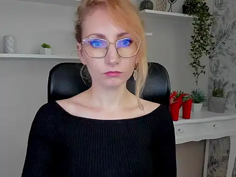 Snapshot of CinderellaMoon chatting on 02/27/26, 06:24 CinderellaMoon online show from 02/27/26, 06:24