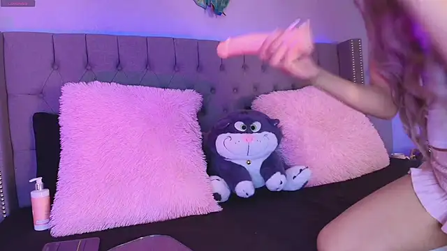 angelina honey  online show from 04/17/26, 03:42