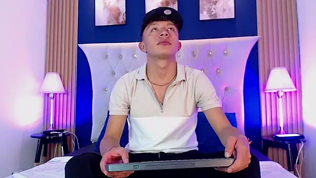 Dark Nico online show from 02/16/26, 03:57