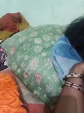 Snapshot of tamilkaviya431 chatting on 05/16/26, 10:47 tamilkaviya431 online show from 05/16/26, 10:47