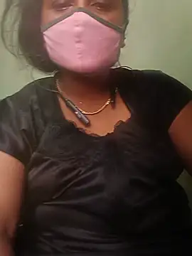 Snapshot of tamilkaviya431 chatting on 06/06/26, 03:33 tamilkaviya431 online show from 06/06/26, 03:33