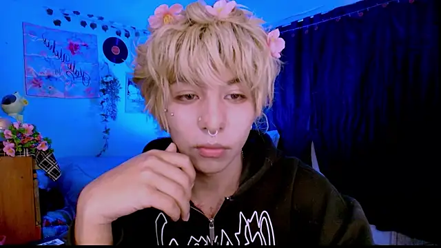 Snapshot of prince_oliverr chatting on 02/19/26, 06:48 prince oliverr online show from 02/19/26, 06:48