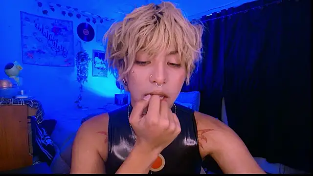 Snapshot of prince_oliverr chatting on 02/21/26, 07:48 prince oliverr online show from 02/21/26, 07:48