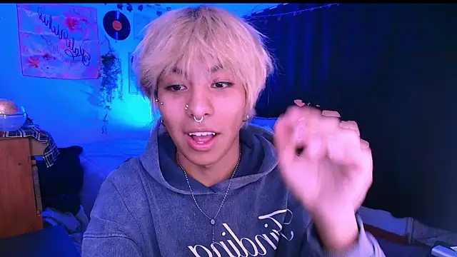 Snapshot of prince_oliverr chatting on 02/23/26, 11:13 prince oliverr online show from 02/23/26, 11:13