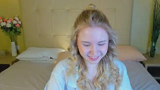 Linda  Bloom online show from 03/22/26, 01:09