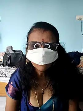 Snapshot of Kannadasexywifes chatting on 04/17/26, 05:32 Kannadasexywifes online show from 04/17/26, 05:32