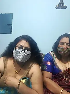 Snapshot of Kannadasexywifes chatting on 05/05/26, 05:43 Kannadasexywifes online show from 05/05/26, 05:43