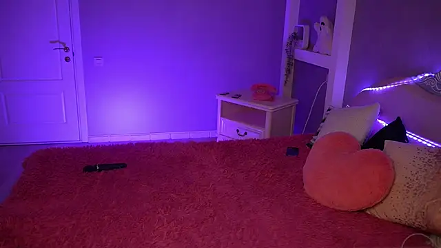 AlisMil online show from 04/13/26, 07:58