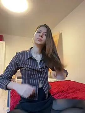 KiraVixenSweet online show from 02/18/26, 03:08