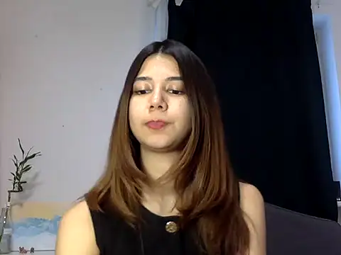 Snapshot of KiraVixenSweet chatting on 03/11/26, 03:40 KiraVixenSweet online show from 03/11/26, 03:40