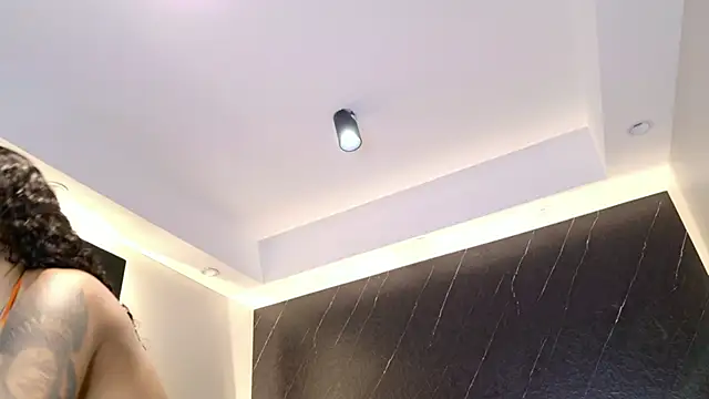 Kinsleybrown online show from 04/08/26, 04:12