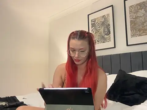 FoxyValentine online show from 04/07/26, 10:31