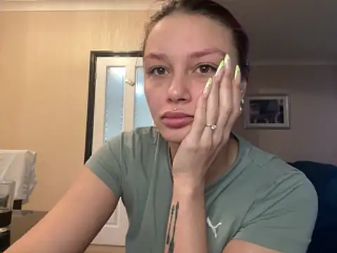 FoxyValentine online show from 04/18/26, 09:24