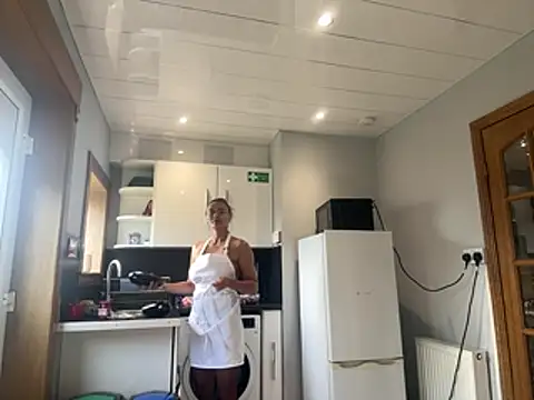 FoxyValentine online show from 06/05/26, 02:23