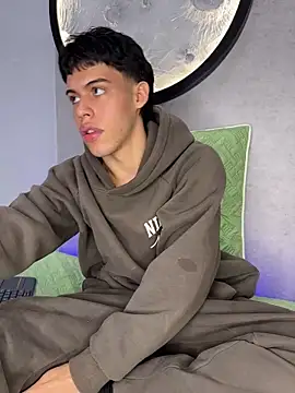 Lucian-greyy online show from 02/15/26, 08:02