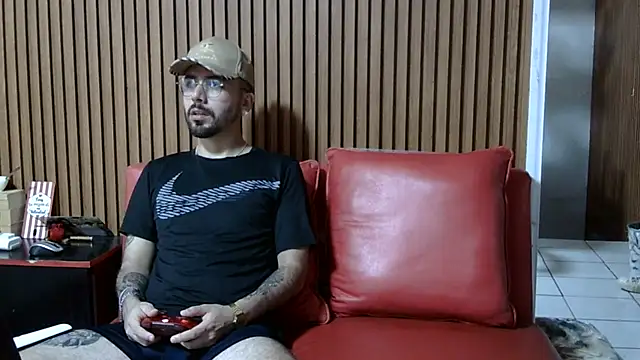 Snapshot of Karamel444 chatting on 04/24/26, 10:45 Karamel444 online show from 04/24/26, 10:45