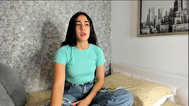 Anika H online show from 04/01/26, 12:06