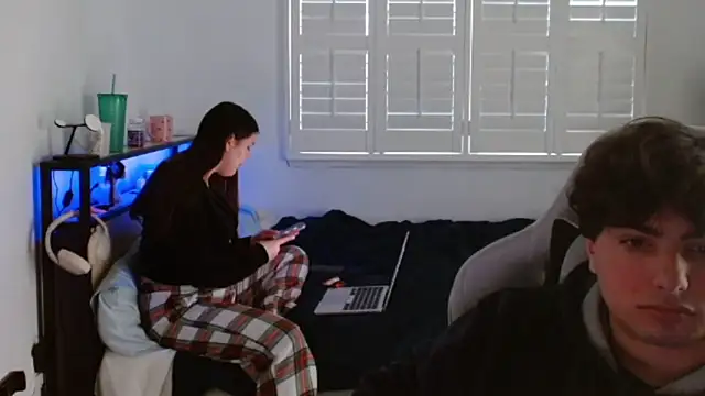 yourmila1 online show from 02/22/26, 12:01