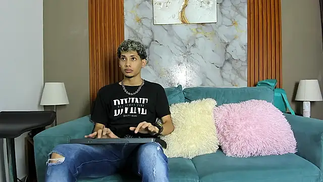 YOUNG BOYS HELL online show from 03/06/26, 01:13