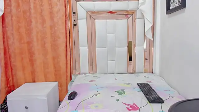 kimberly xoxo 3 online show from 02/18/26, 03:24