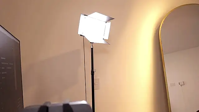 Im Velora online show from 02/23/26, 01:25